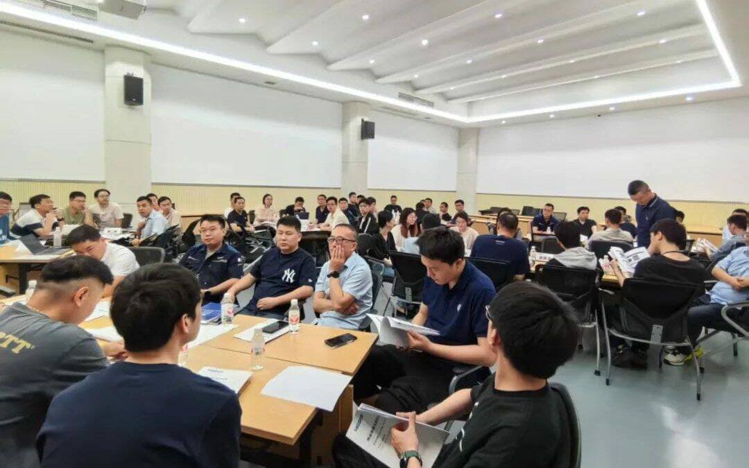 海天精工开展精益化生产专项培训，助力企业高效发展